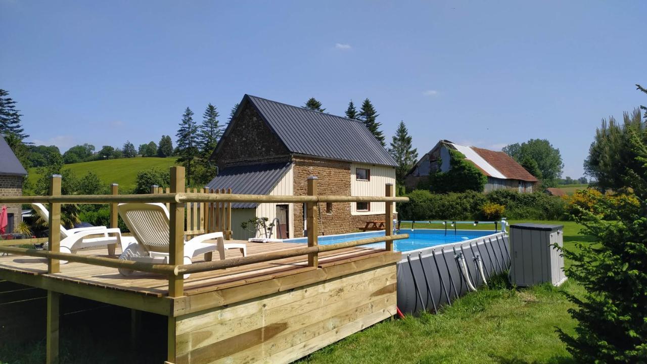 Gite "La Renaudaie" - Piscine Juvigny Les Vallees ภายนอก รูปภาพ